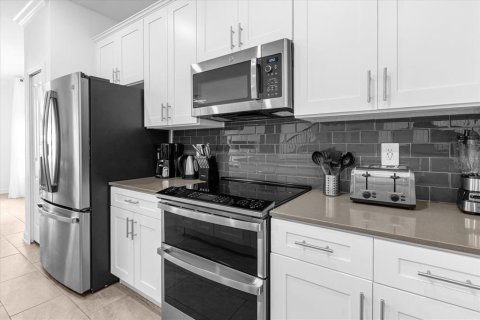 Adosado en venta en Kissimmee, Florida, 5 dormitorios, 201.41 m2 № 1684538 - foto 13