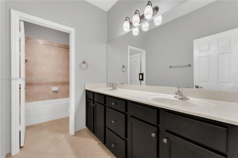 House in Homestead, Florida 5 bedrooms, 231.51 sq.m. № 2011890 - photo 3