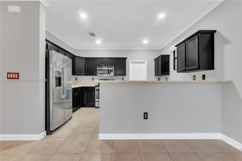 House in Homestead, Florida 5 bedrooms, 231.51 sq.m. № 2011890 - photo 25