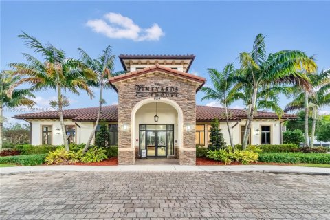 House in Homestead, Florida 5 bedrooms, 231.51 sq.m. № 2011890 - photo 16