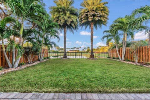 House in Homestead, Florida 5 bedrooms, 231.51 sq.m. № 2011890 - photo 10