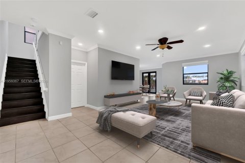 House in Homestead, Florida 5 bedrooms, 231.51 sq.m. № 2011890 - photo 20