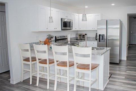 House in Lake Wales, Florida 3 bedrooms, 118.17 sq.m. № 1912179 - photo 3