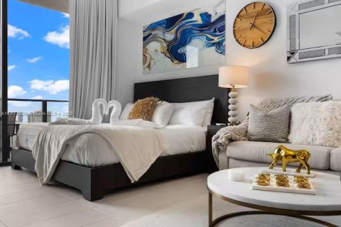Condo in Miami, Florida, 1 bedroom  № 1967615 - photo 2