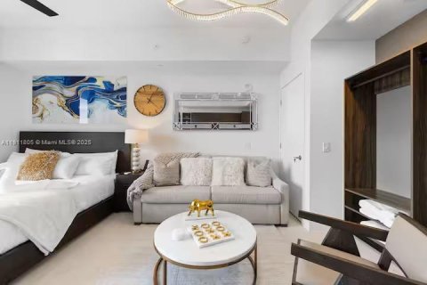 Condo in Miami, Florida, 1 bedroom  № 1967615 - photo 6