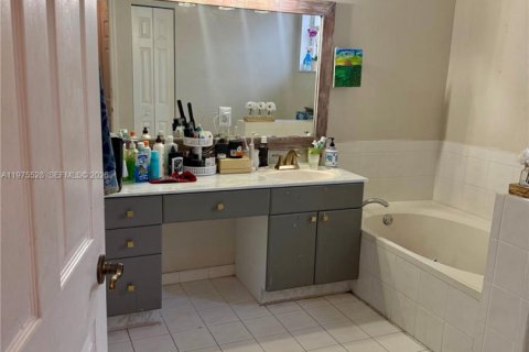 Casa en venta en Miramar, Florida, 3 dormitorios, 143.26 m2 № 2038475 - foto 16