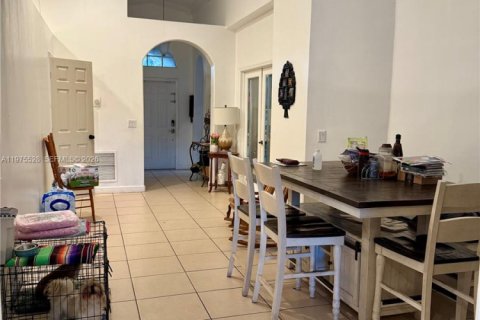 Casa en venta en Miramar, Florida, 3 dormitorios, 143.26 m2 № 2038475 - foto 2