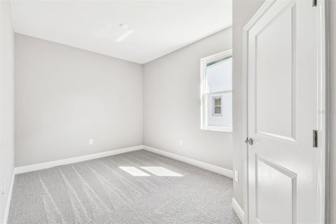 Casa en venta en Wesley Chapel, Florida, 5 dormitorios, 288.93 m2 № 1690604 - foto 16