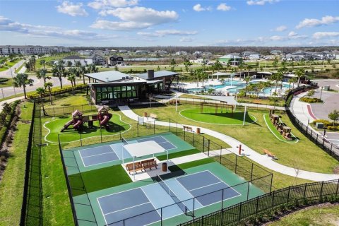 House in Wesley Chapel, Florida 5 bedrooms, 288.93 sq.m. № 1690604 - photo 6
