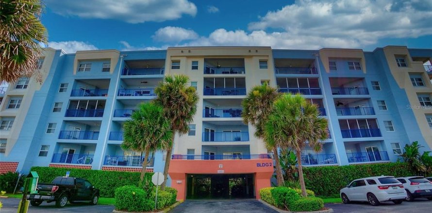 Condo à New Smyrna Beach, Floride, 3 chambres № 1308549