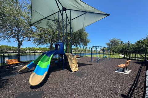 Condo in Cutler Bay, Florida, 3 bedrooms  № 1878405 - photo 20
