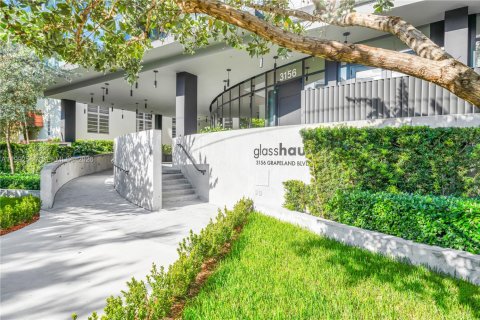 Condo in Miami, Florida, 2 bedrooms  № 2058782 - photo 2