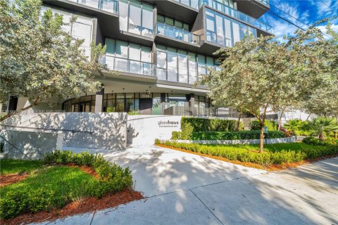 Condo in Miami, Florida, 2 bedrooms  № 2058782 - photo 4