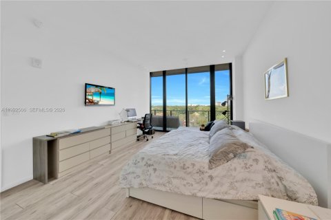 Condo in Miami, Florida, 2 bedrooms  № 2058782 - photo 24