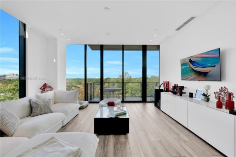 Condo in Miami, Florida, 2 bedrooms  № 2058782 - photo 19