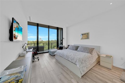 Condo in Miami, Florida, 2 bedrooms  № 2058782 - photo 22