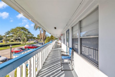 Condominio en venta en Deerfield Beach, Florida, 2 dormitorios, 76.18 m2 № 1994863 - foto 11