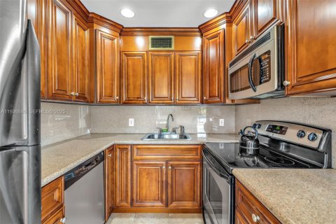 Condominio en venta en Deerfield Beach, Florida, 2 dormitorios, 76.18 m2 № 1994863 - foto 14