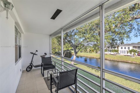 Condominio en venta en Deerfield Beach, Florida, 2 dormitorios, 76.18 m2 № 1994863 - foto 27