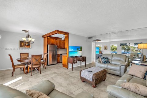 Condominio en venta en Deerfield Beach, Florida, 2 dormitorios, 76.18 m2 № 1994863 - foto 18