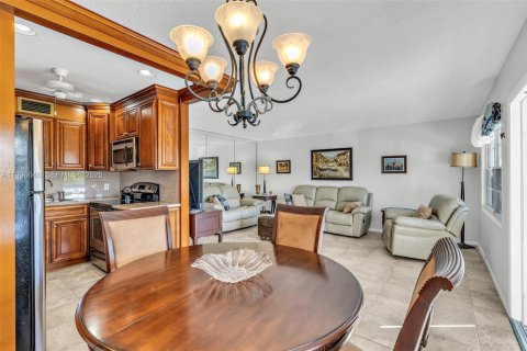 Condominio en venta en Deerfield Beach, Florida, 2 dormitorios, 76.18 m2 № 1994863 - foto 13