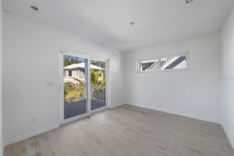House in Bradenton Beach, Florida 6 bedrooms, 260.13 sq.m. № 932741 - photo 17
