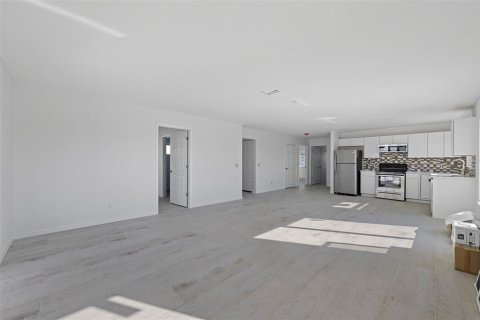 House in Bradenton Beach, Florida 6 bedrooms, 260.13 sq.m. № 932741 - photo 16
