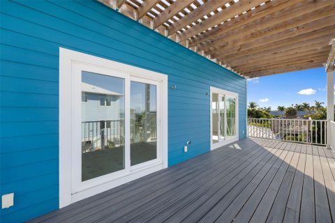 House in Bradenton Beach, Florida 6 bedrooms, 260.13 sq.m. № 932741 - photo 14