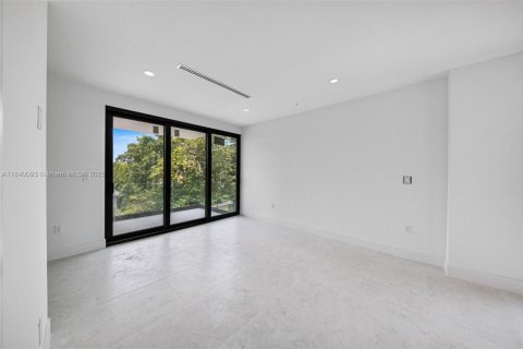 Townhouse in Miami, Florida 4 bedrooms, 243.4 sq.m. № 1839516 - photo 27