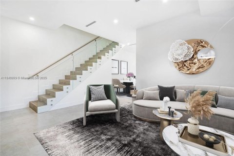 Townhouse in Miami, Florida 4 bedrooms, 243.4 sq.m. № 1839516 - photo 1