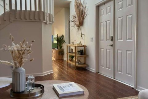 House in Weston, Florida 4 bedrooms, 255.67 sq.m. № 1993992 - photo 5