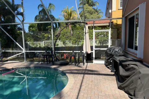 House in Weston, Florida 4 bedrooms, 255.67 sq.m. № 1993992 - photo 13