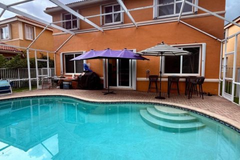 House in Weston, Florida 4 bedrooms, 255.67 sq.m. № 1993992 - photo 15