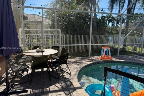 House in Weston, Florida 4 bedrooms, 255.67 sq.m. № 1993992 - photo 14