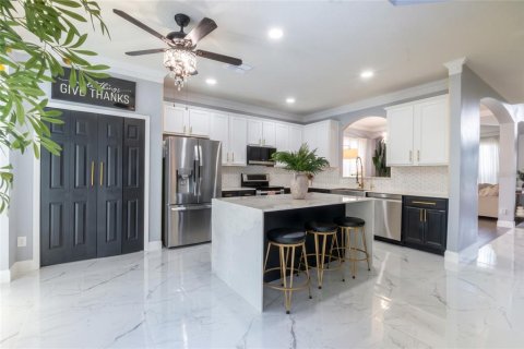 Villa ou maison à vendre à Kissimmee, Floride: 5 chambres, 262.08 m2 № 2420039 - photo 15