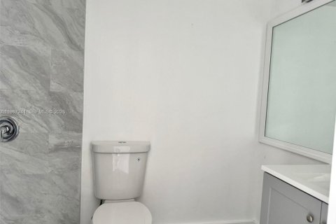 Condo in Pembroke Pines, Florida, 1 bedroom  № 2052846 - photo 13