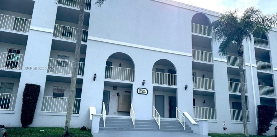 Condo in Pembroke Pines, Florida, 1 bedroom  № 2052846