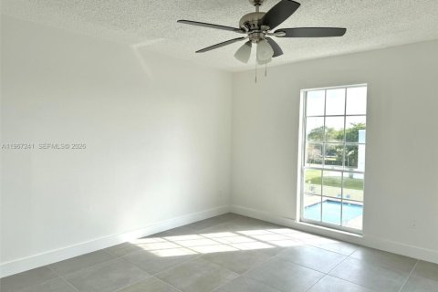 Condo in Pembroke Pines, Florida, 1 bedroom  № 2052846 - photo 9