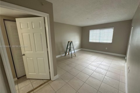 Снять в аренду кондоминиум в Коконат Крик, Флорида 3 спальни, 120.68м2, № 2018058 - фото 10