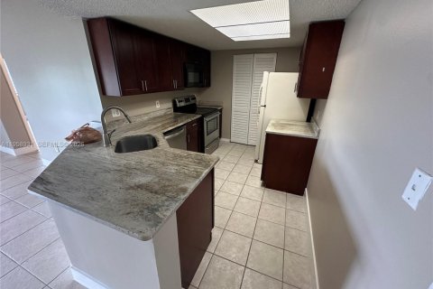 Снять в аренду кондоминиум в Коконат Крик, Флорида 3 спальни, 120.68м2, № 2018058 - фото 7