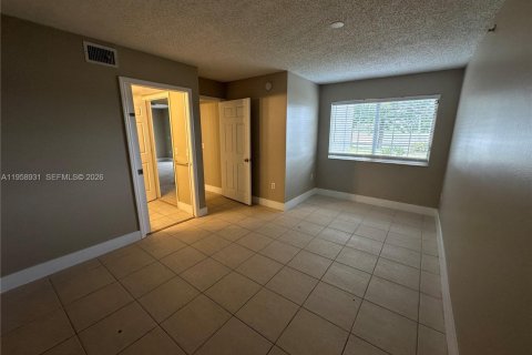 Снять в аренду кондоминиум в Коконат Крик, Флорида 3 спальни, 120.68м2, № 2018058 - фото 6