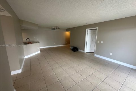 Снять в аренду кондоминиум в Коконат Крик, Флорида 3 спальни, 120.68м2, № 2018058 - фото 9