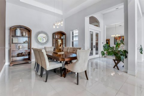 Купить виллу или дом в Дейви, Флорида 5 спален, 375.42м2, № 2430189 - фото 10