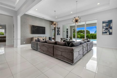 Купить виллу или дом в Дейви, Флорида 5 спален, 375.42м2, № 2430189 - фото 4