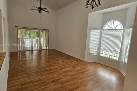 Condo in West Palm Beach, Florida, 3 bedrooms  № 2401350 - photo 5