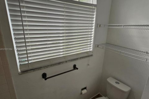 Condo in West Palm Beach, Florida, 3 bedrooms  № 2401350 - photo 25