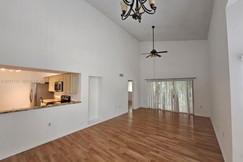 Condo in West Palm Beach, Florida, 3 bedrooms  № 2401350 - photo 6