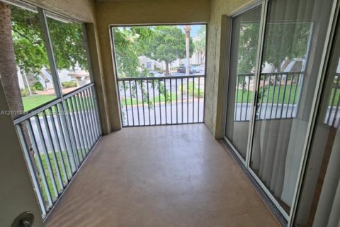 Condo in West Palm Beach, Florida, 3 bedrooms  № 2401350 - photo 14