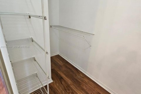 Condo in West Palm Beach, Florida, 3 bedrooms  № 2401350 - photo 23