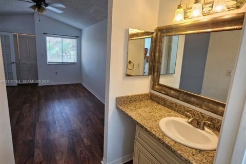 Condo in West Palm Beach, Florida, 3 bedrooms  № 2401350 - photo 21